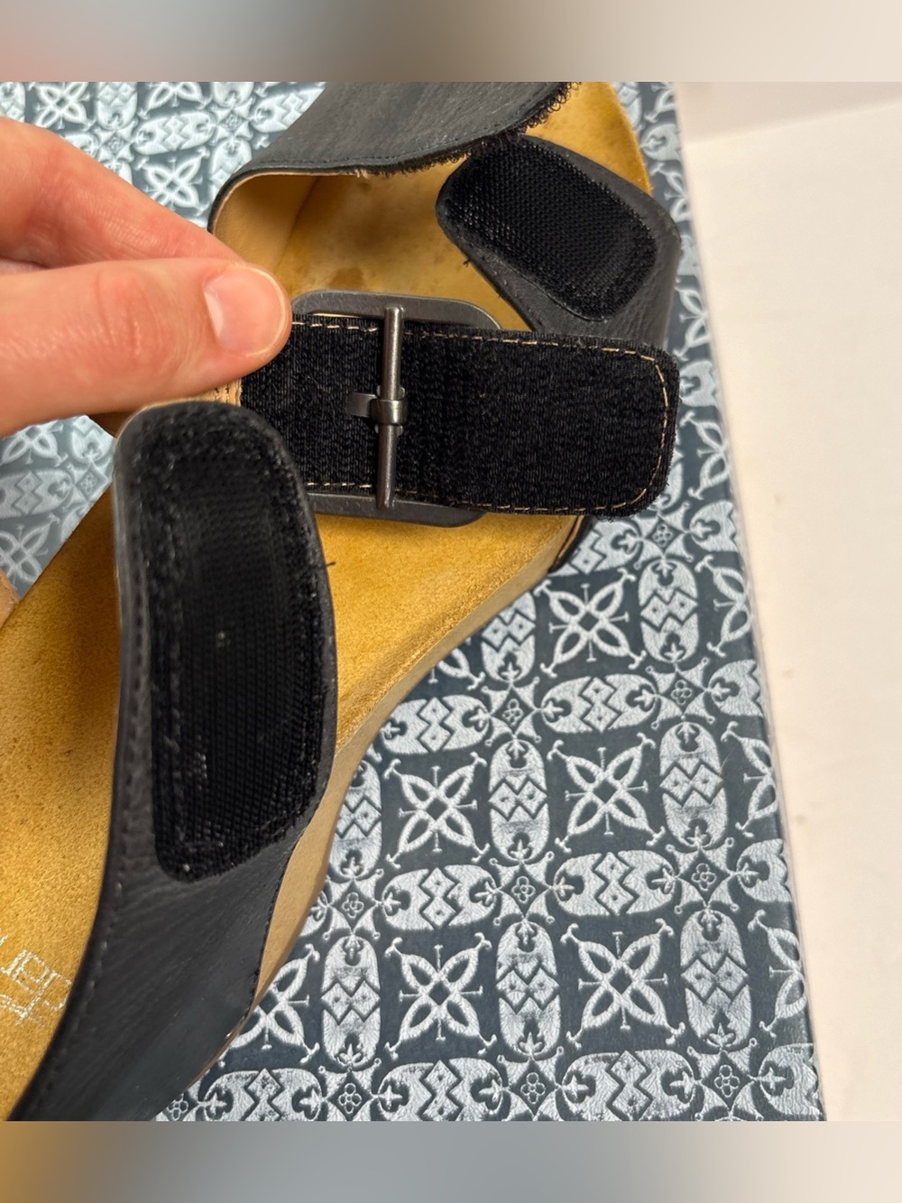 Dansko Tanya Women’s Casual Sandals, Size 38/7.5-8, Burnished Leather Black - Picture 7 of 16